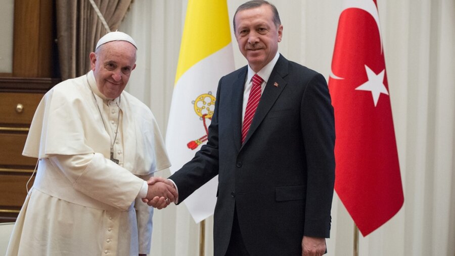 Papst fordert mehr Religionsfreiheit (KNA)
