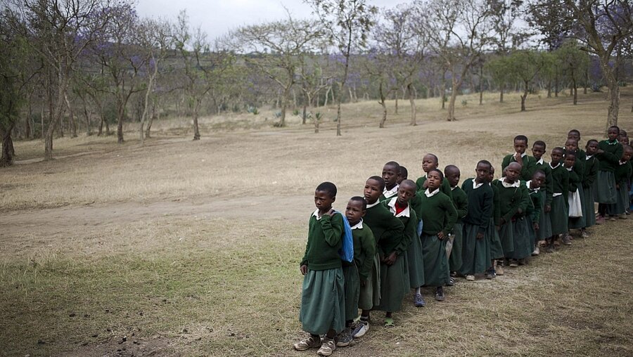 Kinder in Tansania (dpa)