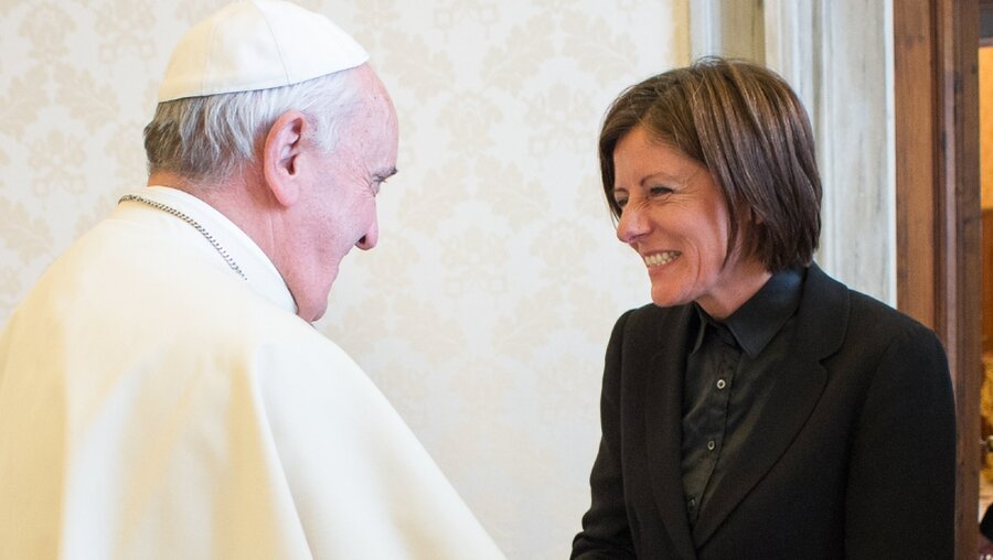 Der Papst mit Malu Dreyer (KNA)