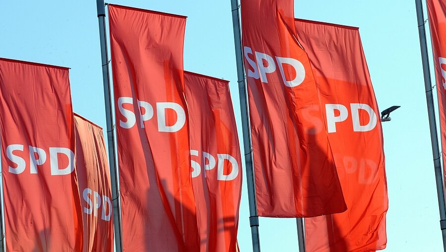 150 Jahre SPD - die Kirche gratuliert (dpa)