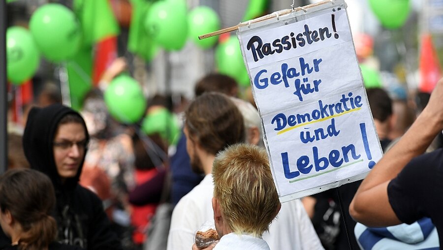 Demo gegen Nazi-Aufmarsch in Berlin / © Maurizio Gambarini (dpa)