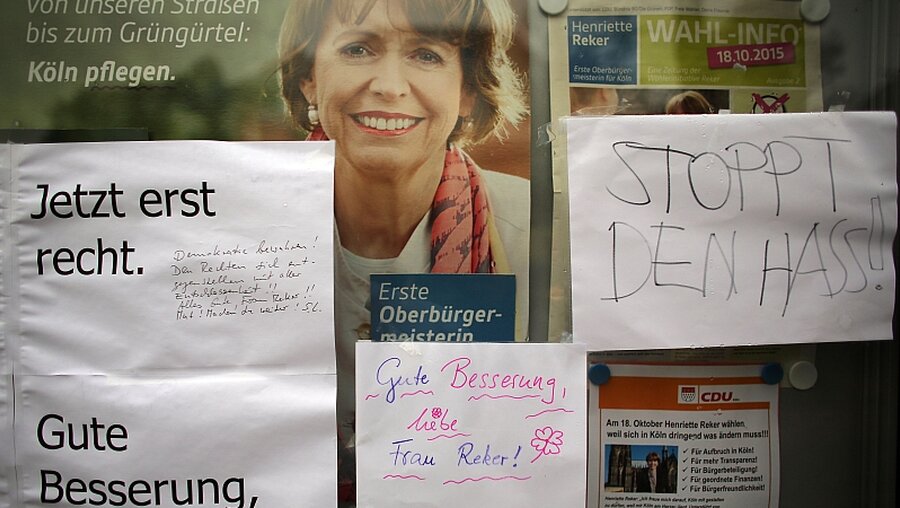 Klare Worte auf einem Wahlplakat / © Oliver Berg (dpa)