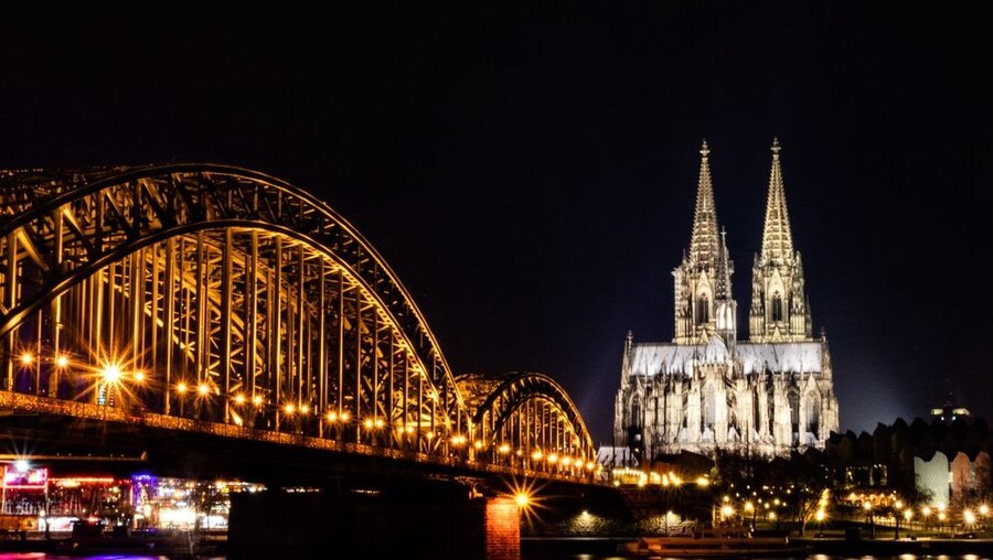 Rheinboulevard in Köln mit Blick auf den Dom / © Rolf Vennenbernd (dpa)