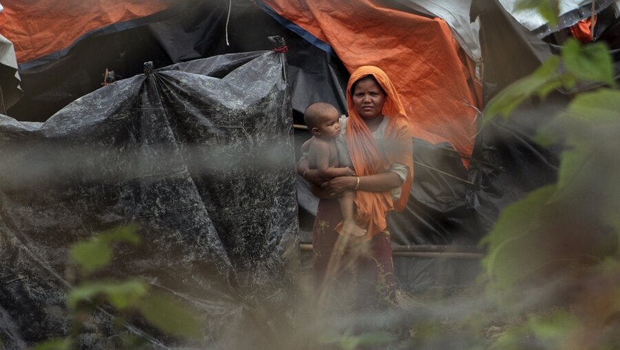 Rohingya in einem Flüchtlingscamp / © Min Kyi Thein (dpa)
