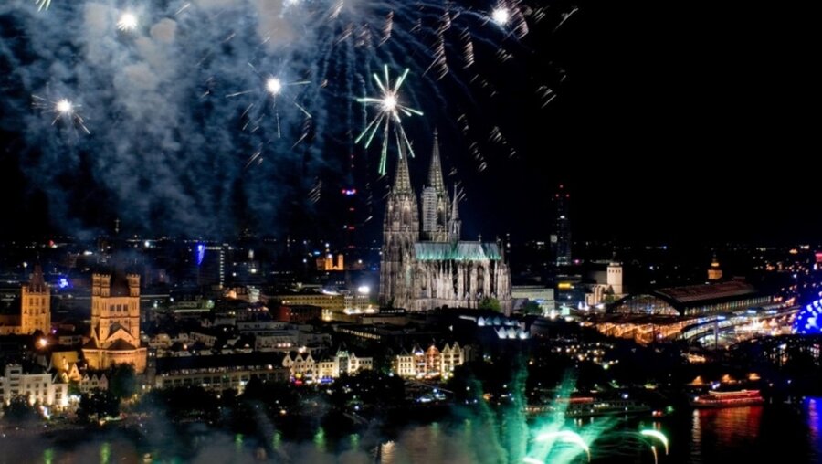 domradio.de wünscht ein gesegnetes neues Jahr aus Köln (dpa)