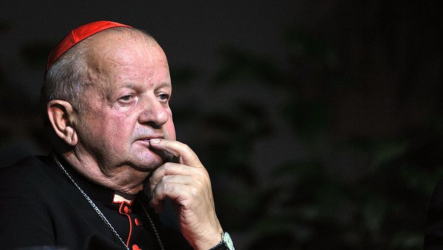 Der emeritierte Krakauer Erzbischof Stanislaw Kardinal Dziwisz / © Katharina Ebel (KNA)