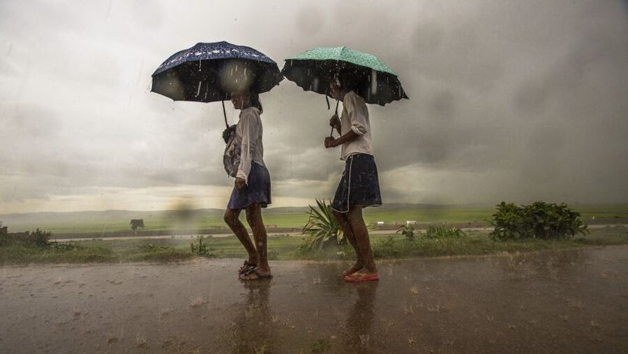 Starkregen folgte auf den Zyklon "Belna" auf Madagaskar  / © Alexander Joe (dpa)