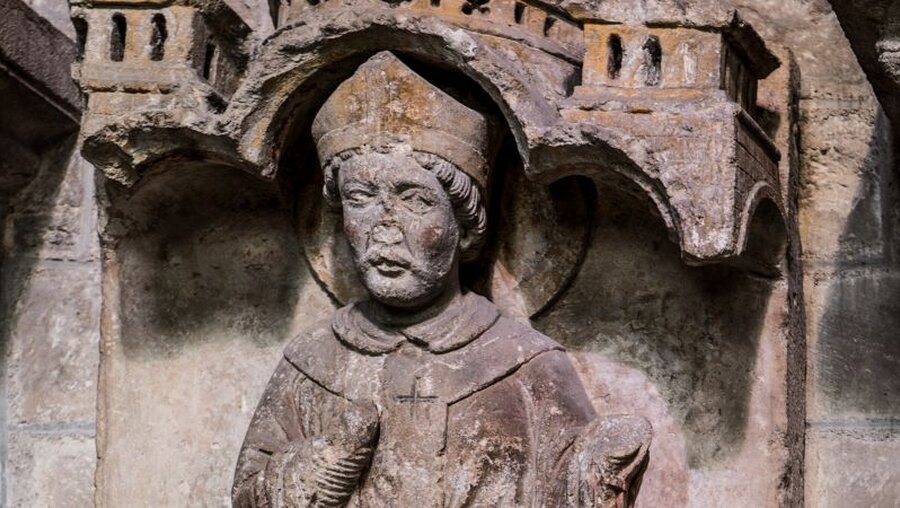 Statue von Thomas Becket, Erzbischof von Canterbury / © Jean-Pierre Pouteau (KNA)