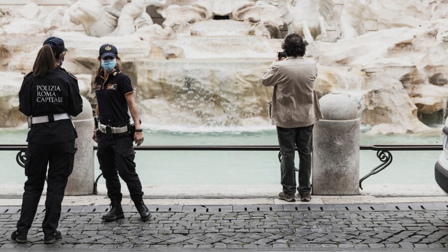 Symbolbild: Polizei in Rom / © Enrico Tricoli (shutterstock)