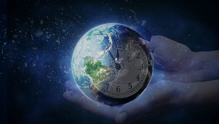 Symboldbild Klimawandel Klimakrise Klimaschutz Umweltschutz Erde Uhr 5 vor 12 / © Proxima Studio / xtock (shutterstock)