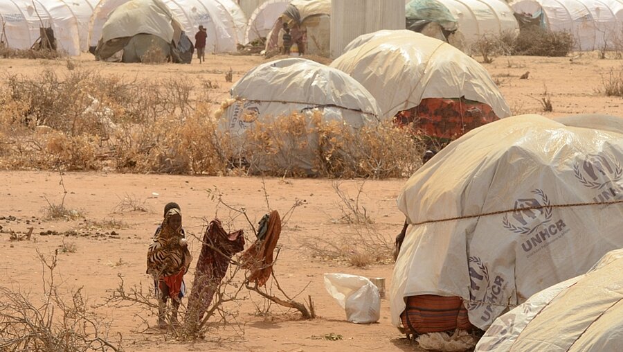 Flüchtlingslager im kenianischen Dadaab / © Boris Roessler (dpa)