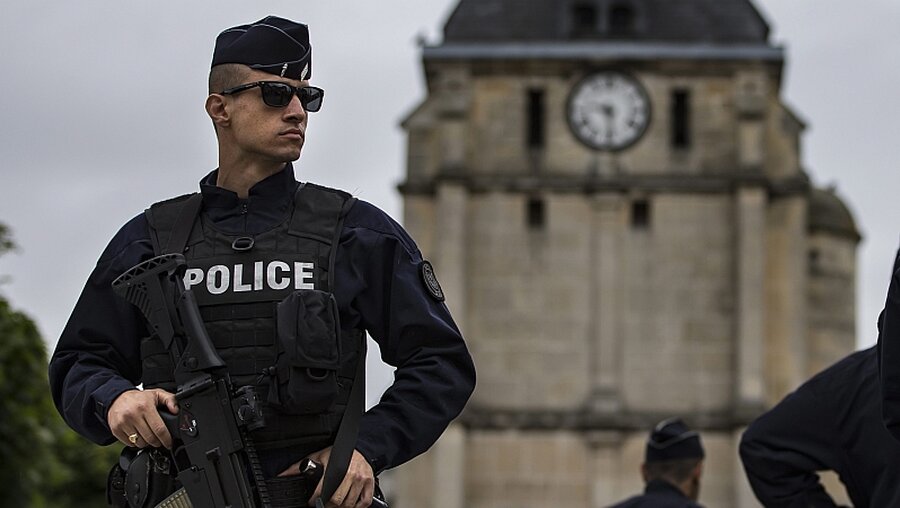 Erhöhte Sicherheitsmaßnahmen vor Frankreichs Kirchen / © Ian Langsdon (dpa)