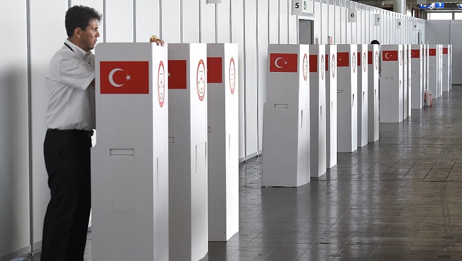 Türkische Wahlurnen in Deutschland (Archiv) / © Holger Hollemann (dpa)