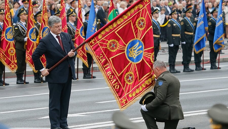 Während der Militärparade in Kiew / © Sergey Dolzhenko (dpa)