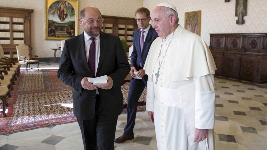 Schulz beim Papst  (dpa)