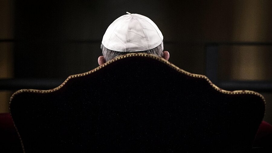 Papst Franziskus gedachte am Karfreitags den Leidenswegs Christi  / © ANGELO CARCONI (dpa)