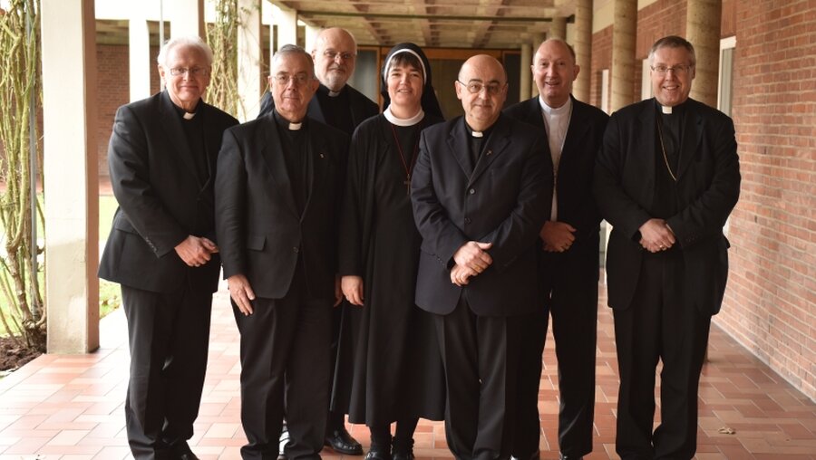 Vollversammlung der Nordischen Bischofskonferenz: Bischof Teemu Sippo links im Bild / © Julia Rathcke (KNA)