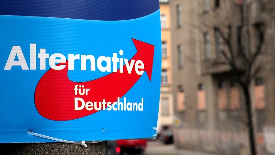 Wahlplakat der AfD / © Steffen Schellhorn (epd)
