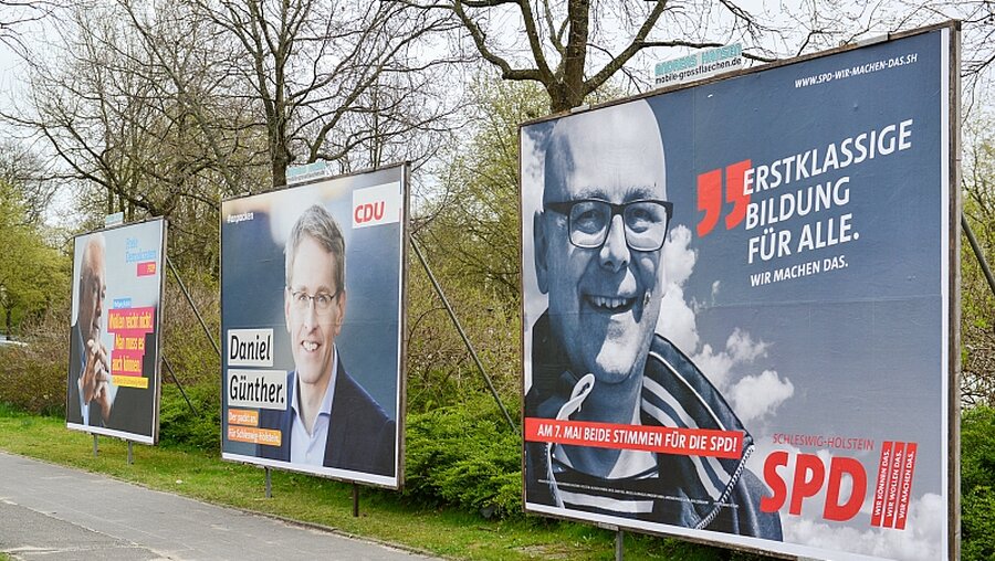 Wahlplakate zur Landtagswahl in Schleswig-Holstein / © Michael Althaus (KNA)