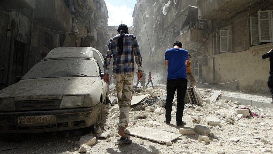Trümmer in Aleppo / © Zouhir Al Shimale (dpa)