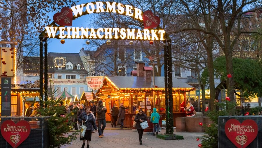 Wormser "Niebelungen Weihnachtsmarkt" / © Michael Debets (shutterstock)