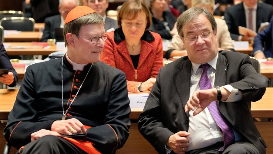 Zeit für eine Entscheidung? Kardinal Woelki (l.) und Armin Laschet (Archivbild) / © Norbert Neetz (epd)
