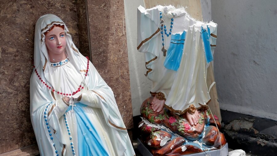 Zerstörte Marienfigur in einer Kirche in Sri Lanka / © Dinuka Liyanawatte (Reuters)