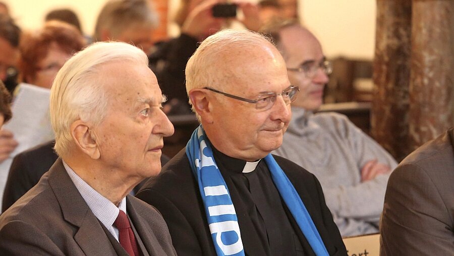 Richard von Weizsäcker und Erzbischof Zollitsch 2013 auf dem Kirchentag (epd)