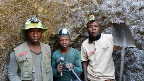 Arbeiter in Coltan-Mine (missio)