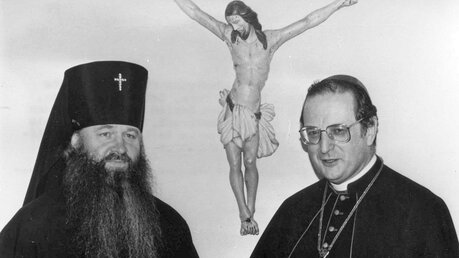 Erzbischof German Timofejew besucht 1986 den Berliner Kardinal Joachim Meisner / © KNA (KNA)