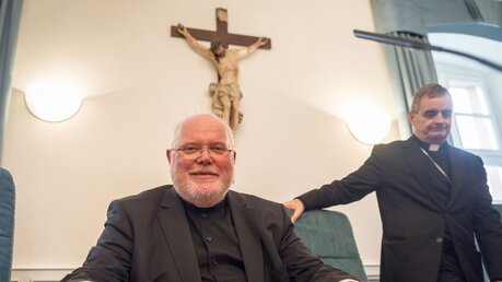 Vorsitzender: Kardinal Marx mit dem Nuntius / © Frank Rumpenhorst (dpa)