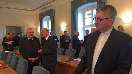 Zum ersten Mal dabei: Neuer Bischof von Mainz, Peter Kohlgraf / © dr (DR)