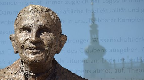 Benedikt-Statue in Stift Heiligenkreuz  / © Klingen (KNA)