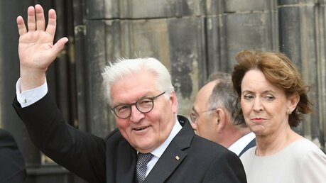 Bundespräsident Frank-Walter Steinmeier und seine Frau Elke Büdenbender / © Henning Kaiser (dpa)