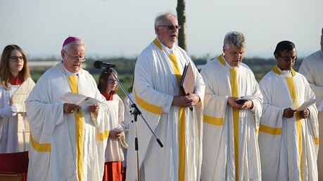 Dafür, dass in jedem Jahr eine Erinnerungsmesse auf dem Papsthügel gefeiert wird, trägt Kreisdechant Brennecke Sorge. / © Beatrice Tomasetti (DR)