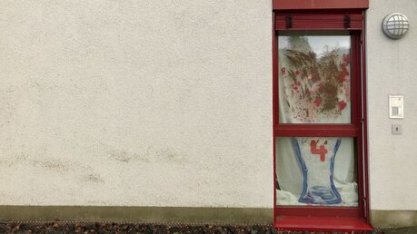 Das Adventsfenster bei Tag / © Veronika Seidel Cardoso (DR)