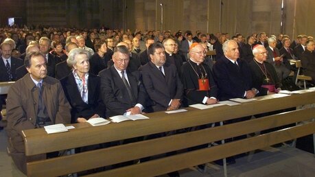 Helmut Kohl und andere Gäste bei den Feierlichkeiten 20 Jahre Weltkulturerbe. / © N.N. (Bistum Speyer)