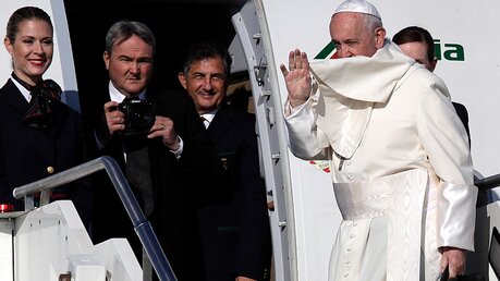 Der Papst reist nach Rumänien ab / © Alessandra Tarantino (dpa)