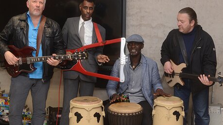 Die Samson Kidane-Band aus Eritrea und Friends sorgt für musikalische Abwechslung. / © Tomasetti (DR)