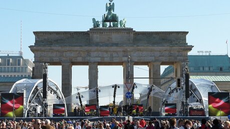 Feierlichkeiten zum Tag der Deutschen Einheit am Brandenburger Tor in Berlin / © Rainer Jensen