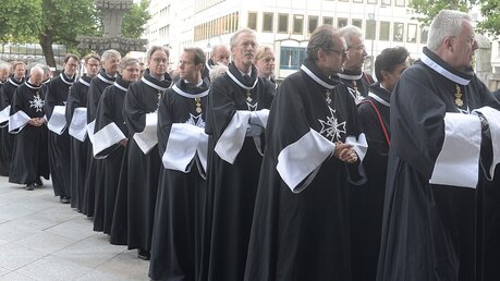 Einzug beim Festgottesdienst anlässlich der Bundesversammlung der Malteser / © Beatrice Tomasetti (DR)