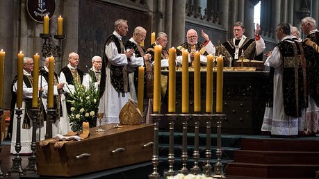 Der Kölner Erzbischof, Kardinal Rainer Maria Woelki leitete den Gottesdienst zu Ehren des verstorbenen Kardinals Meisner  / © Federico Gambarini (dpa)