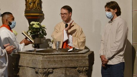 Für ihn ende mit der Taufe ein 30 Jahre langer Suchprozess, sagt Marc Isaak. / © Beatrice Tomasetti (DR)