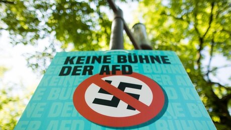 Gegen Nazis! / © Rolf Vennenbernd (dpa)