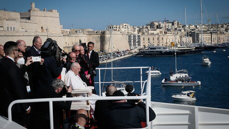 Abfahrt von Papst Franziskus nach Gozo / © Paul Haring (KNA)