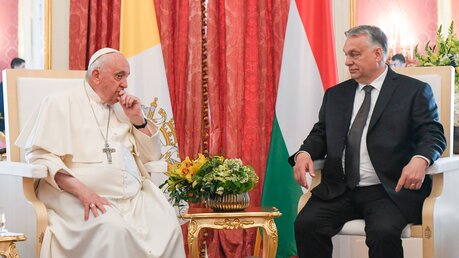 Papst Franziskus und Viktor Orban, Ministerpräsident von Ungarn / © Vatican Media/Romano Siciliani (KNA)