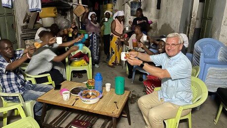 Treffen zum Tee mit einer kleinen christlichen Gemeinschaft nach der heiligen Messe in Changamwe (privat)