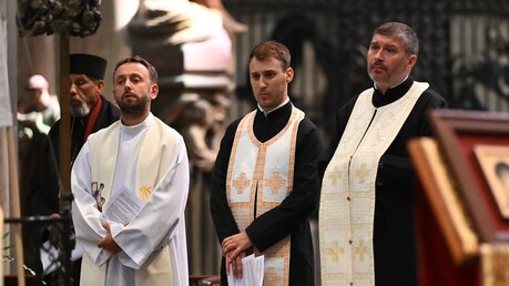 Geistliche von der ukrainisch griechisch-katholischen Gemeinde. / © Beatrice Tomasetti (DR)