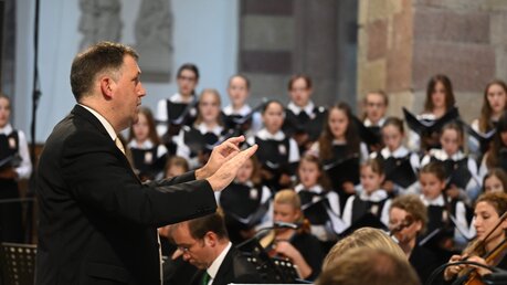 Markus Melchiori krönt die Internationalen Musiktage am Dom zu Speyer mit "Lux in tenebris". / © Beatrice Tomasetti (DR)