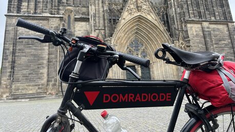 Rad-Pilger-Tour für den Frieden erreicht Magdeburg (DR)